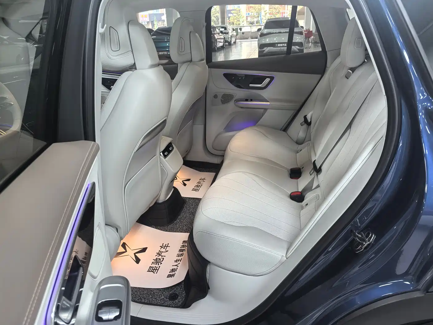 MERCEDES-BENZ EQE SUV