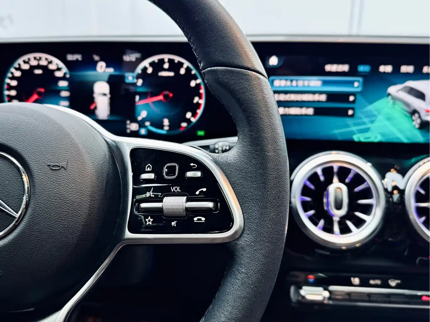 Mercedes-Benz GLB 2020 Facelift GLB 200 Style фото 22