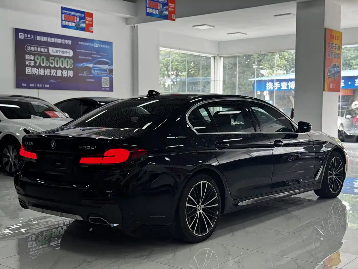 BMW 5 Series 2021 530Li Leading M Sport Package фото 11