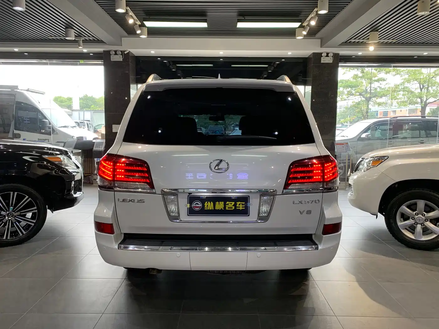 Lexus LX 2013 570 фото 5