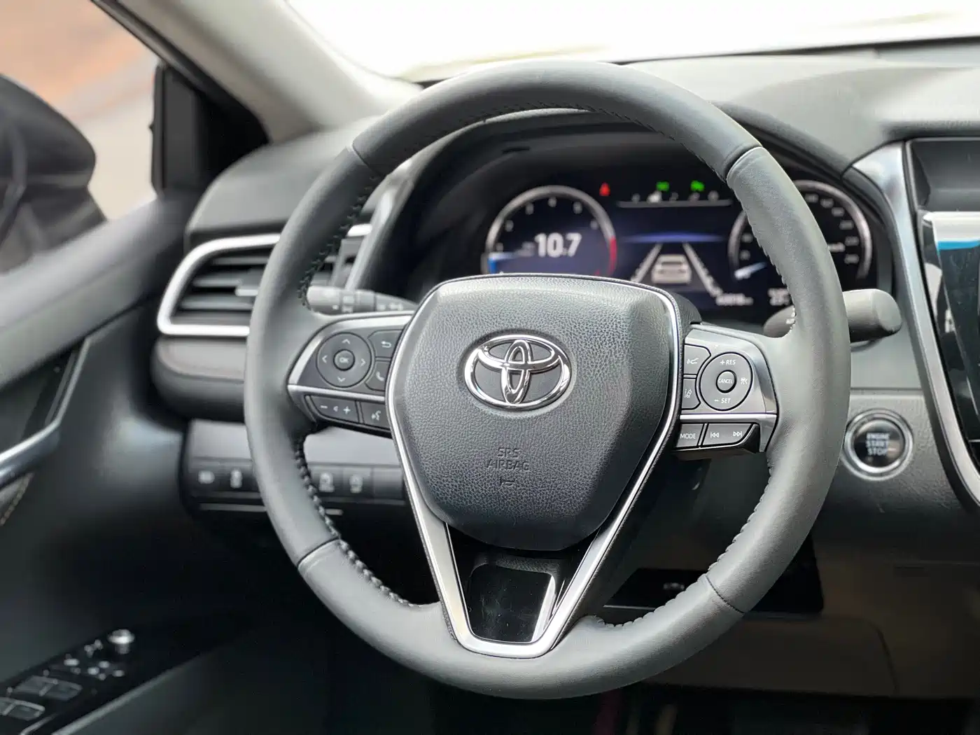 Toyota Camry 2021 2.5G Luxury Edition фото 12