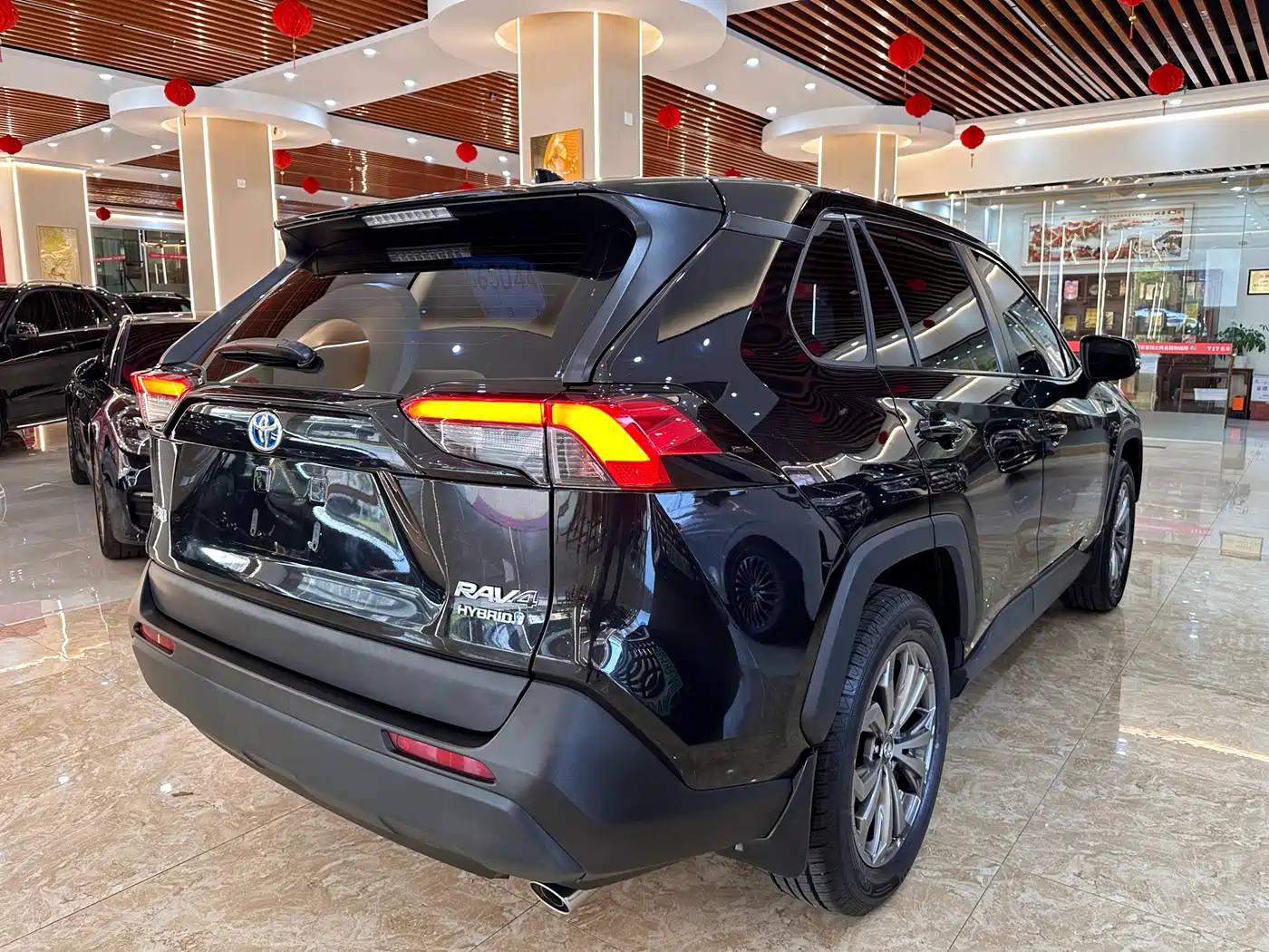 Toyota RAV4 Rongfang 2023 Hybrid 2.5L E-CVT 2WD Elite Edition фото 4