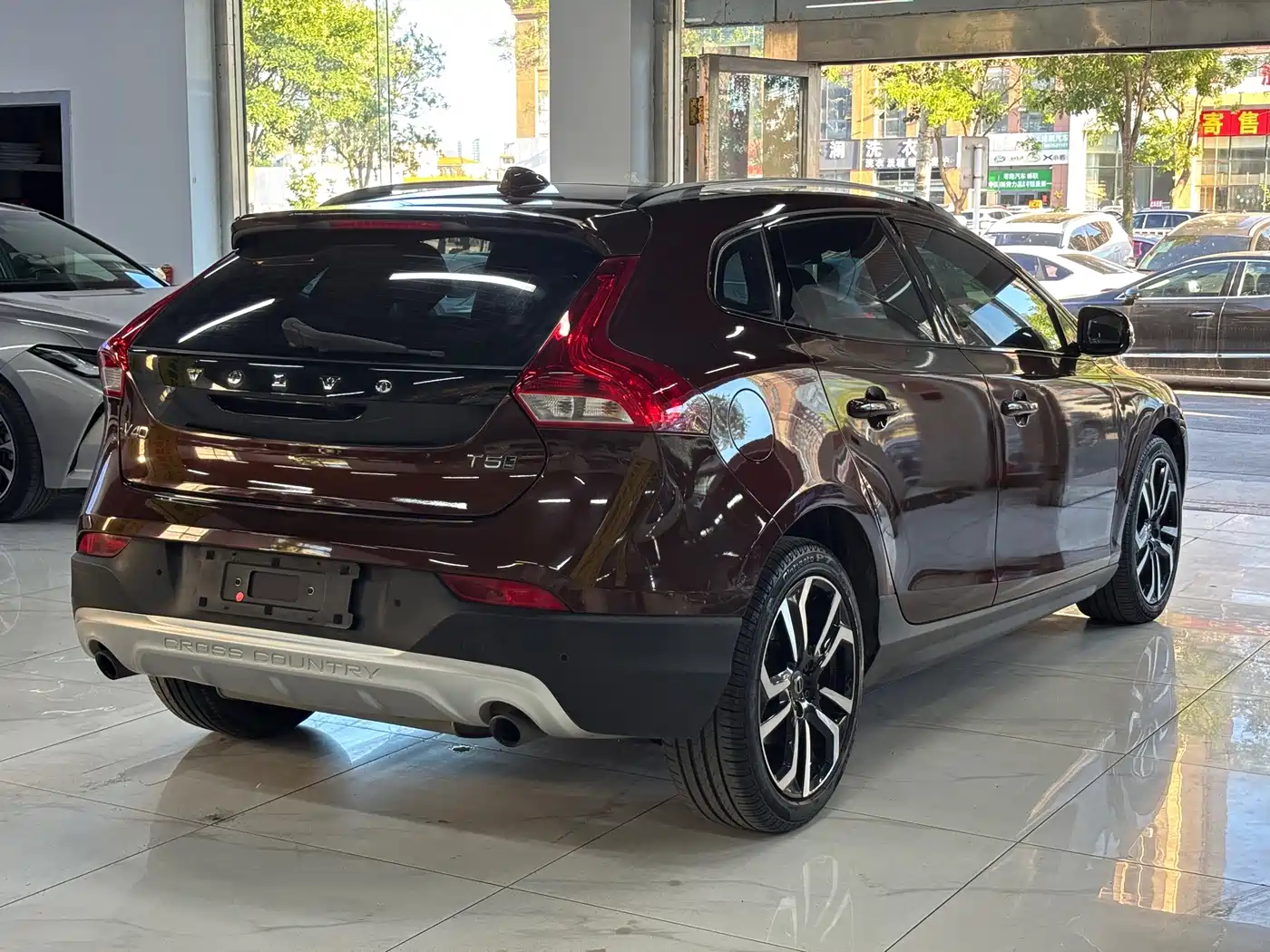 Volvo V40 2018 2017 Cross Country T5 AWD Inscription