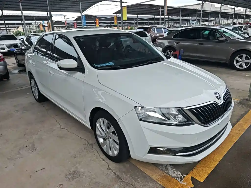 Photo 4 - Škoda Rapid