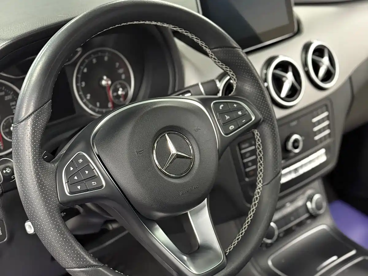 Mercedes-Benz B-Class 2017 B 200 Dynamic фото 13