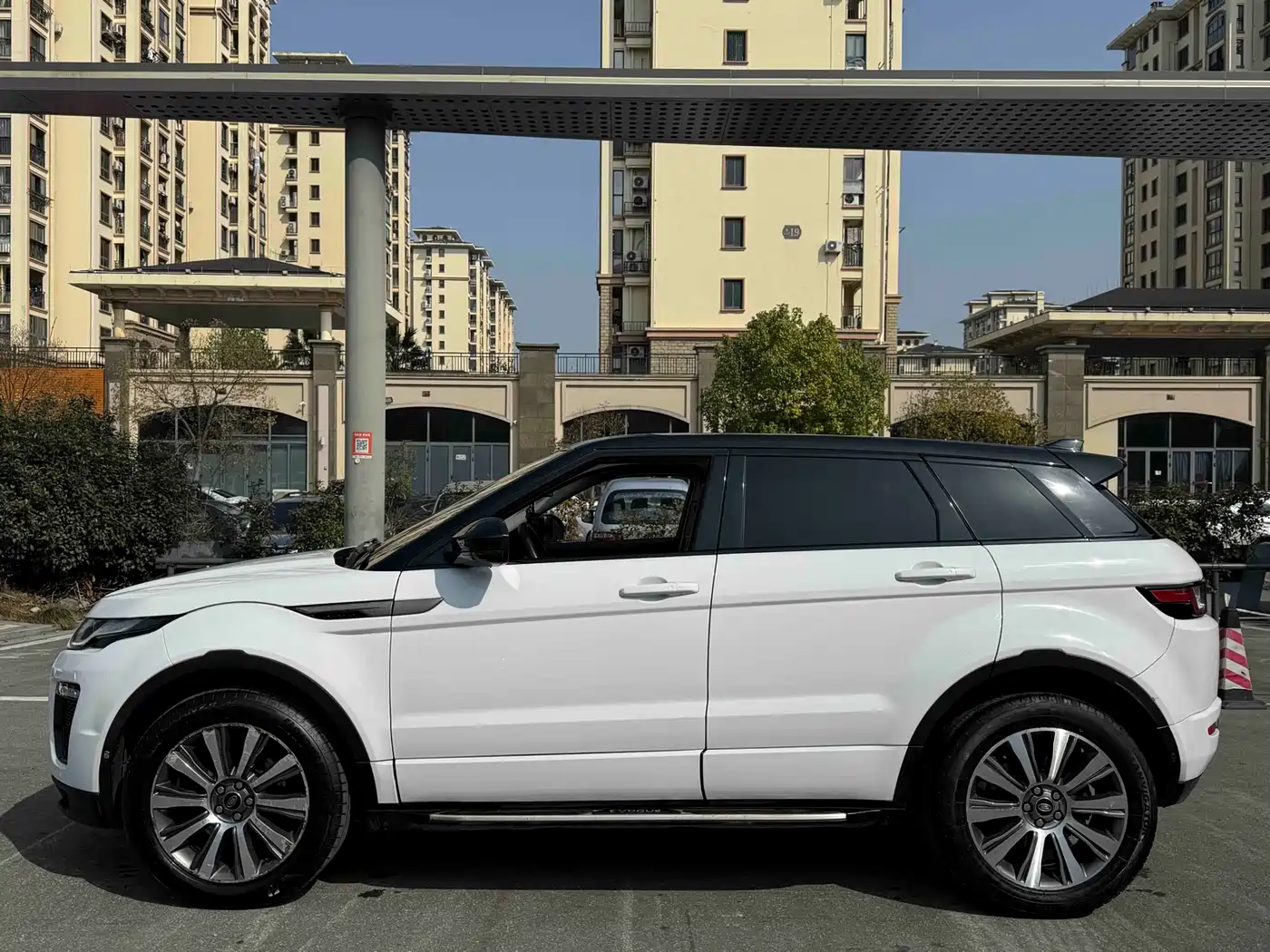 Land Rover Range Rover Evoque 2018 240PS SE Smart Edition фото 15