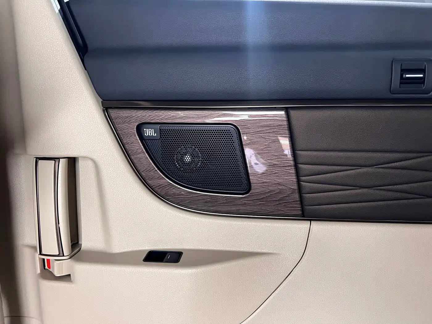 Toyota Alphard 2026 2024 Hybrid 2.5L Ultimate Enjoyment Edition