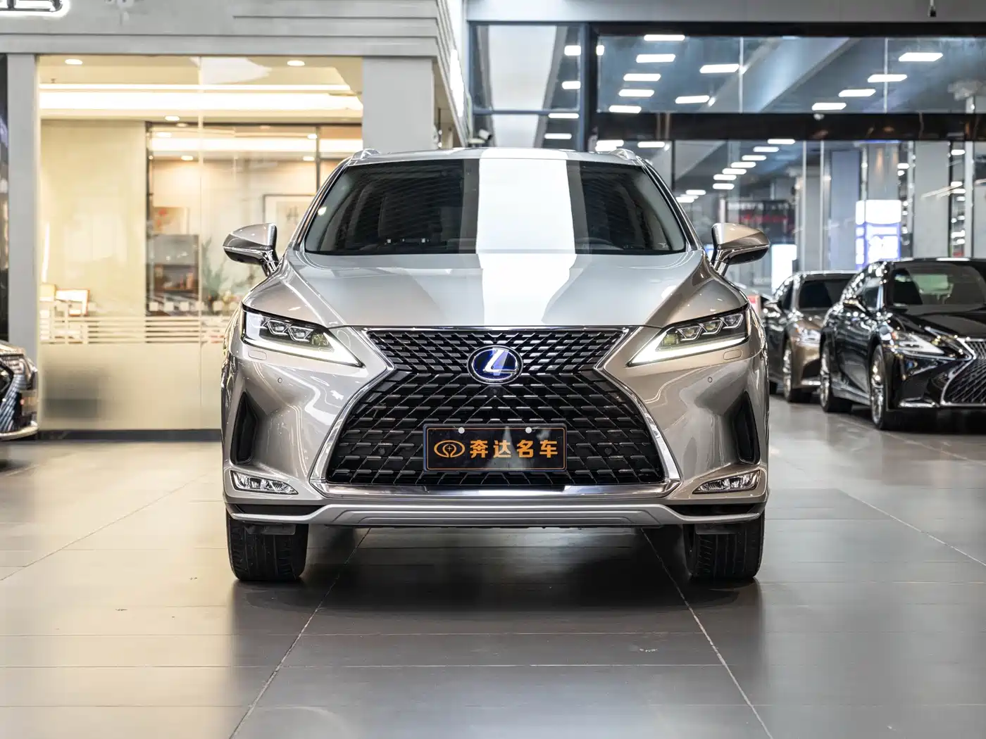 Фото 2 - Lexus RX