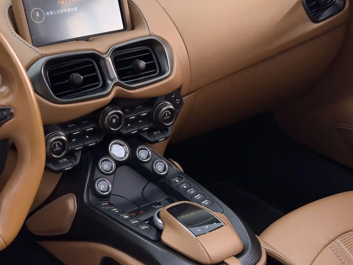 Aston Martin V8 Vantage 2021 2020 4.0T V8 Roadster