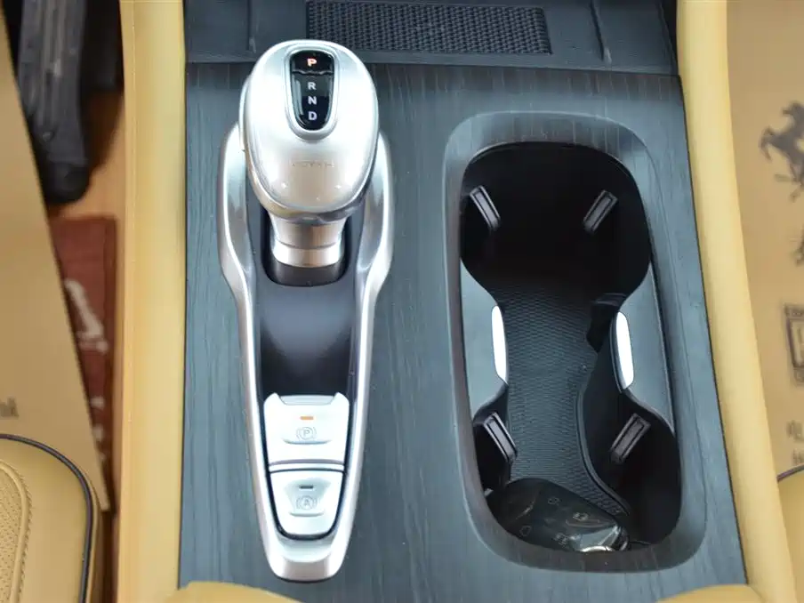 Voyah Auto Voyah Dreamer 2024 PHEV Extended Range Flagship Edition фото 9