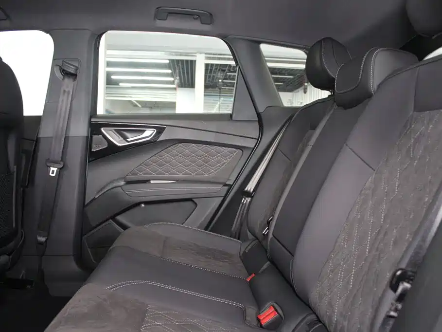 Audi Q4 e-tron 2025 2022 50 e-tron quattro Enjoyment Edition
