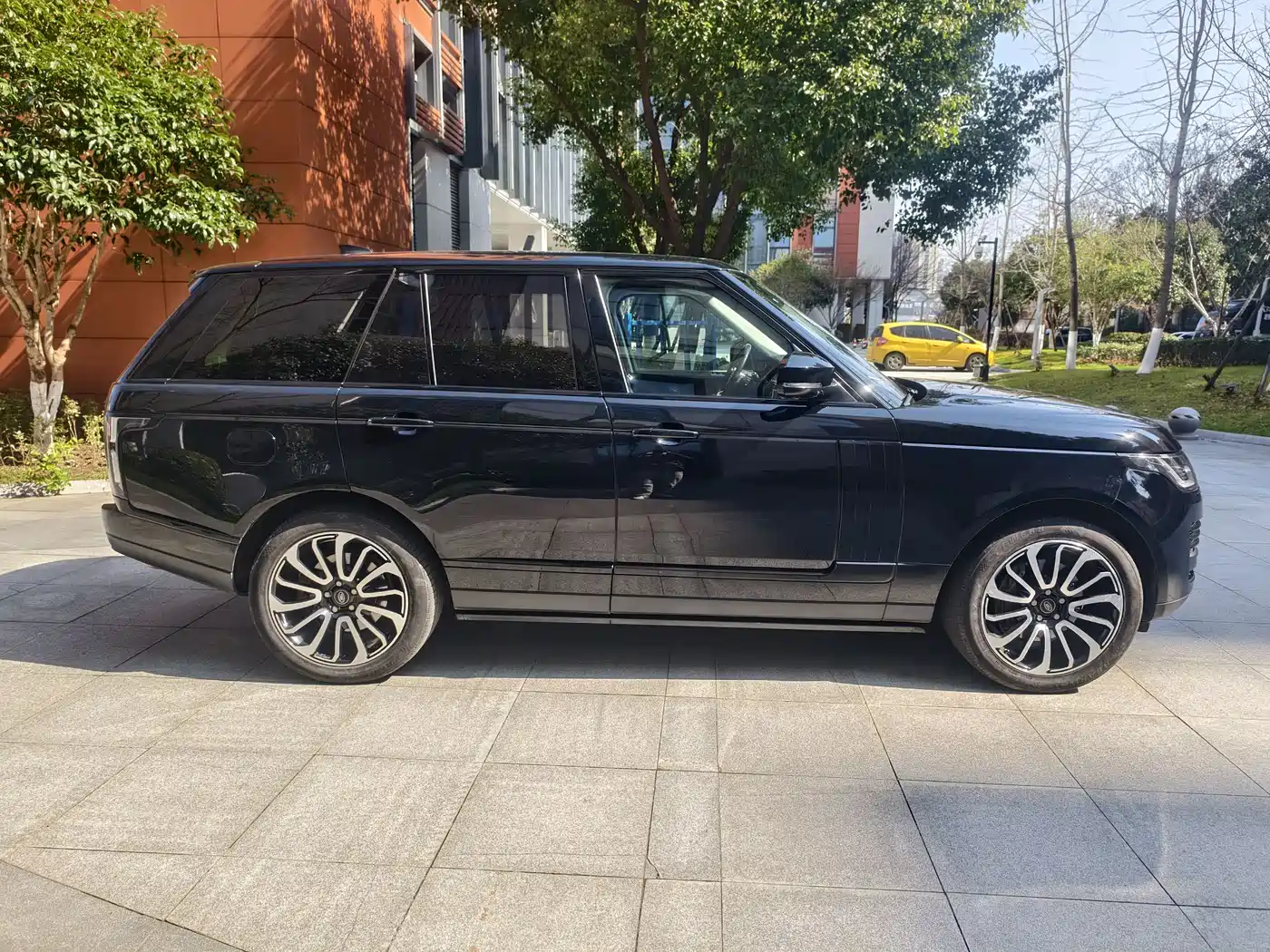 Land Rover Range Rover 2019 3.0 SC V6 Golden Age Edition фото 4