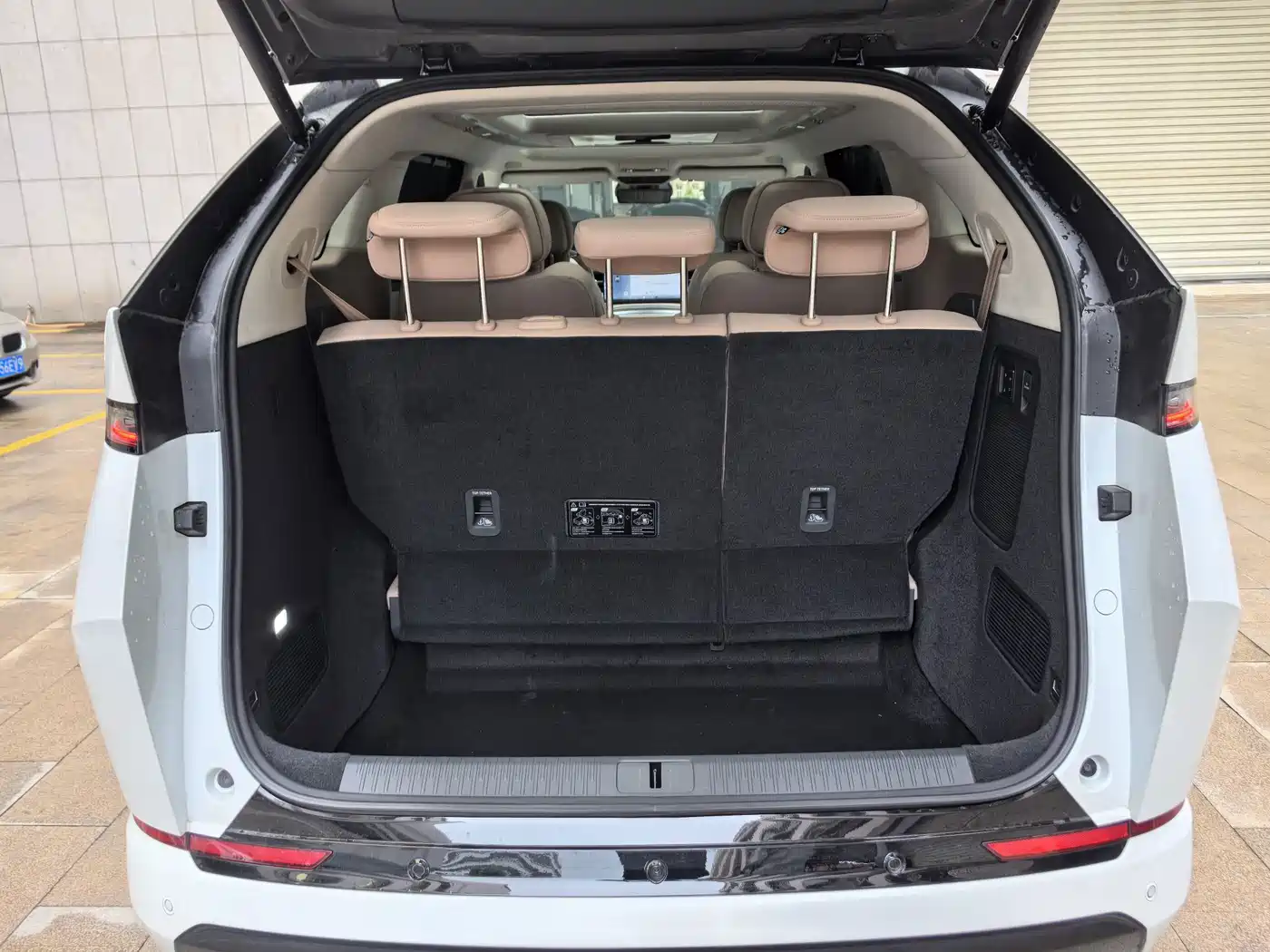 XPeng X9 2025 2025 Extended Range Edition