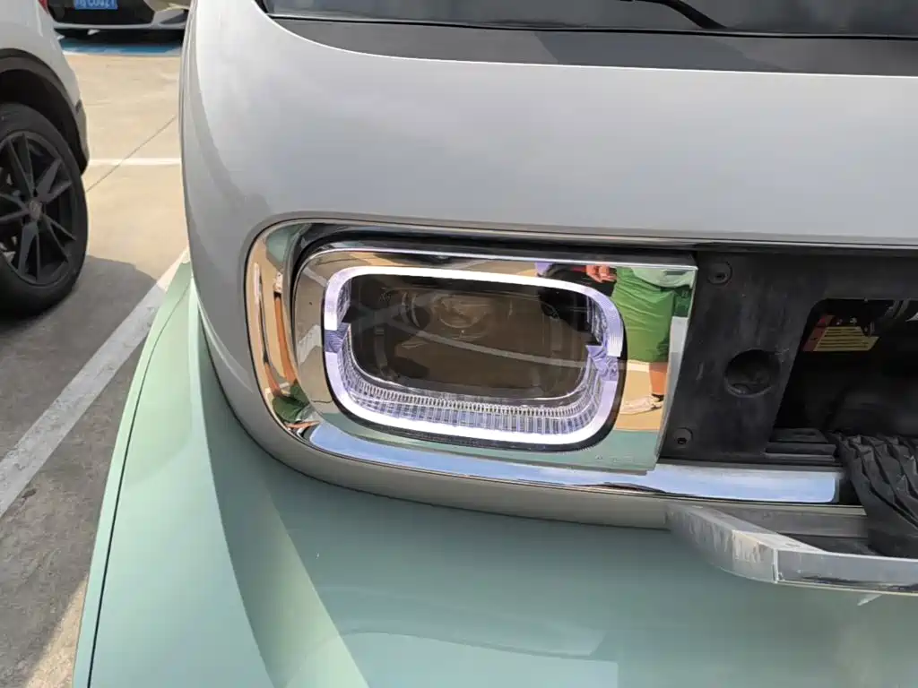 Baojun KiWi EV 2023 2022 Artist Lite Edition LFP