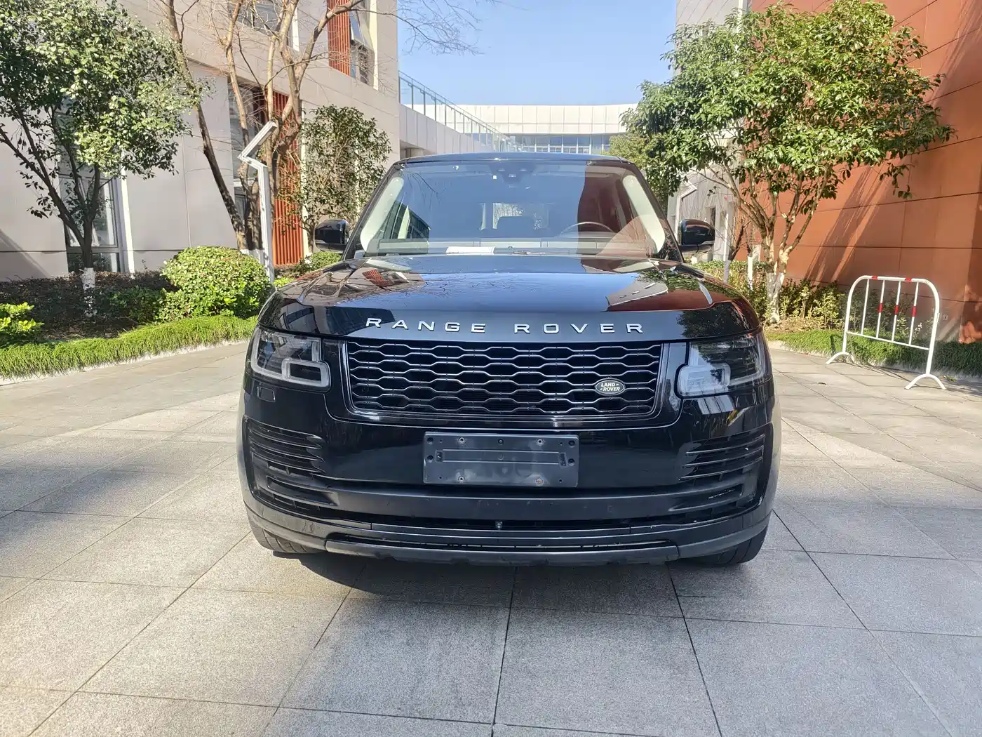 Land Rover Range Rover 2019 3.0 SC V6 Golden Age Edition фото 3