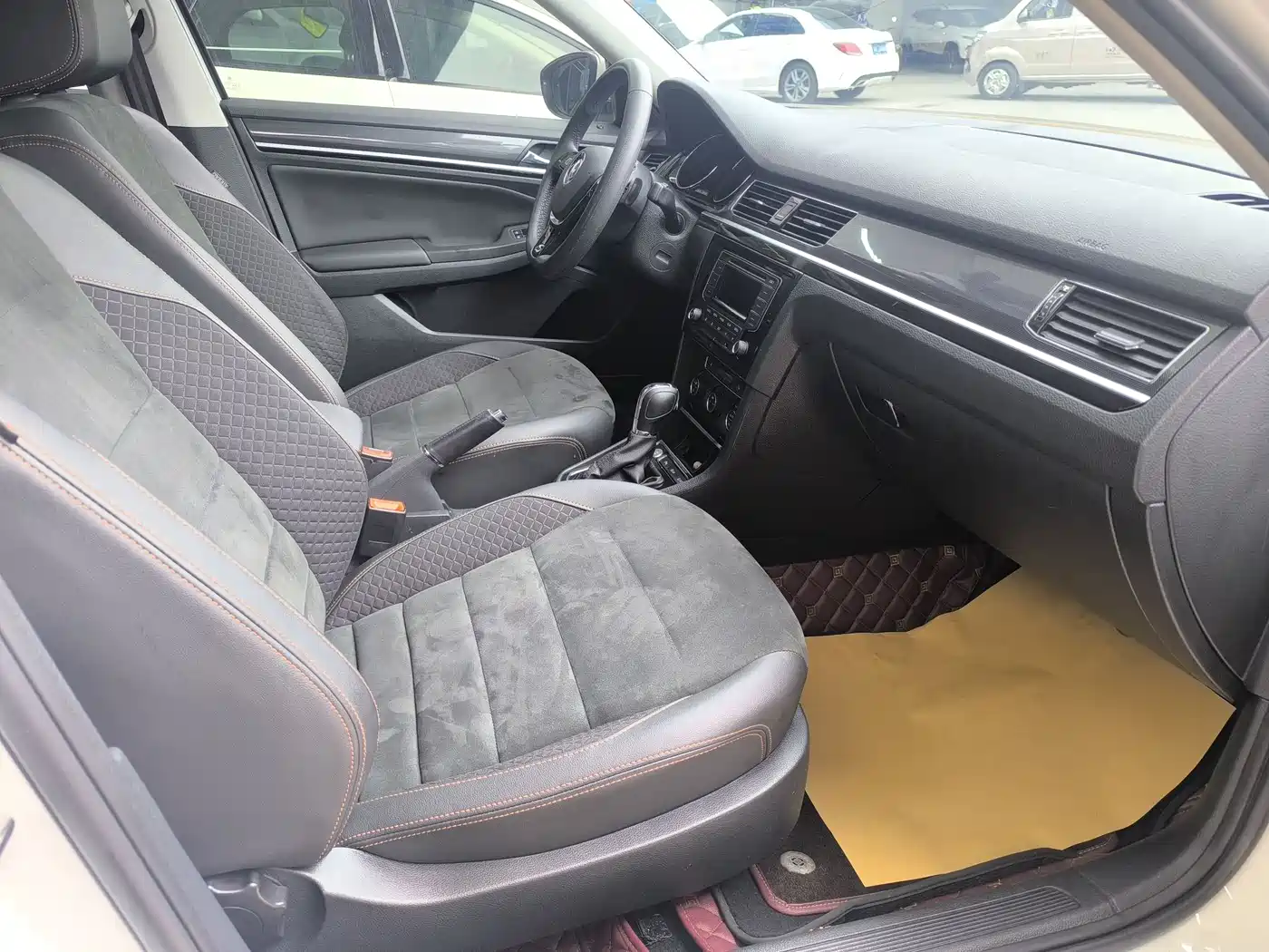 VOLKSWAGEN C TREK WEI COLLAR