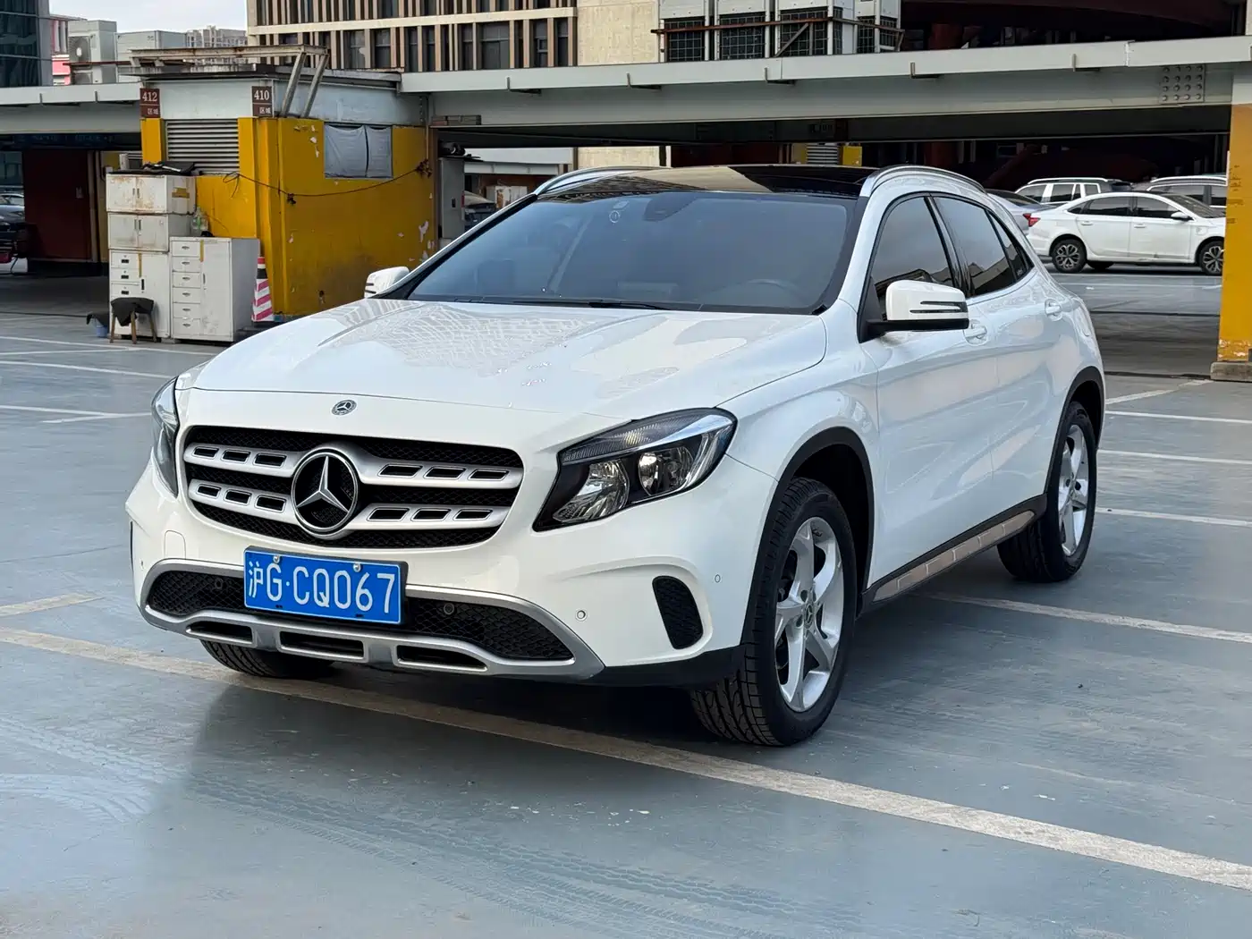 MERCEDES-BENZ GLA