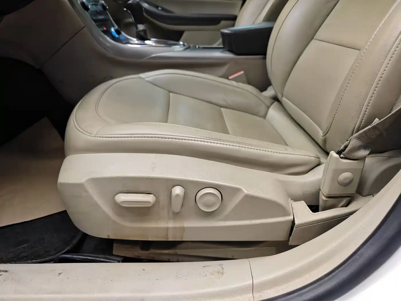 Chevrolet Malibu 2013 2.0L Automatic Luxury Edition фото 10