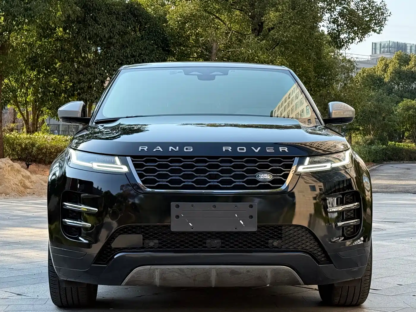 Land Rover Range Rover Evoque 2021 Range Rover Evoque L 249PS R-Dynamic S Performance Edition фото 2