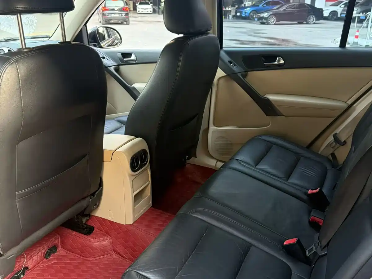 Volkswagen Tiguan 2012 1.8TSI Manual 2WD Premium Edition фото 8