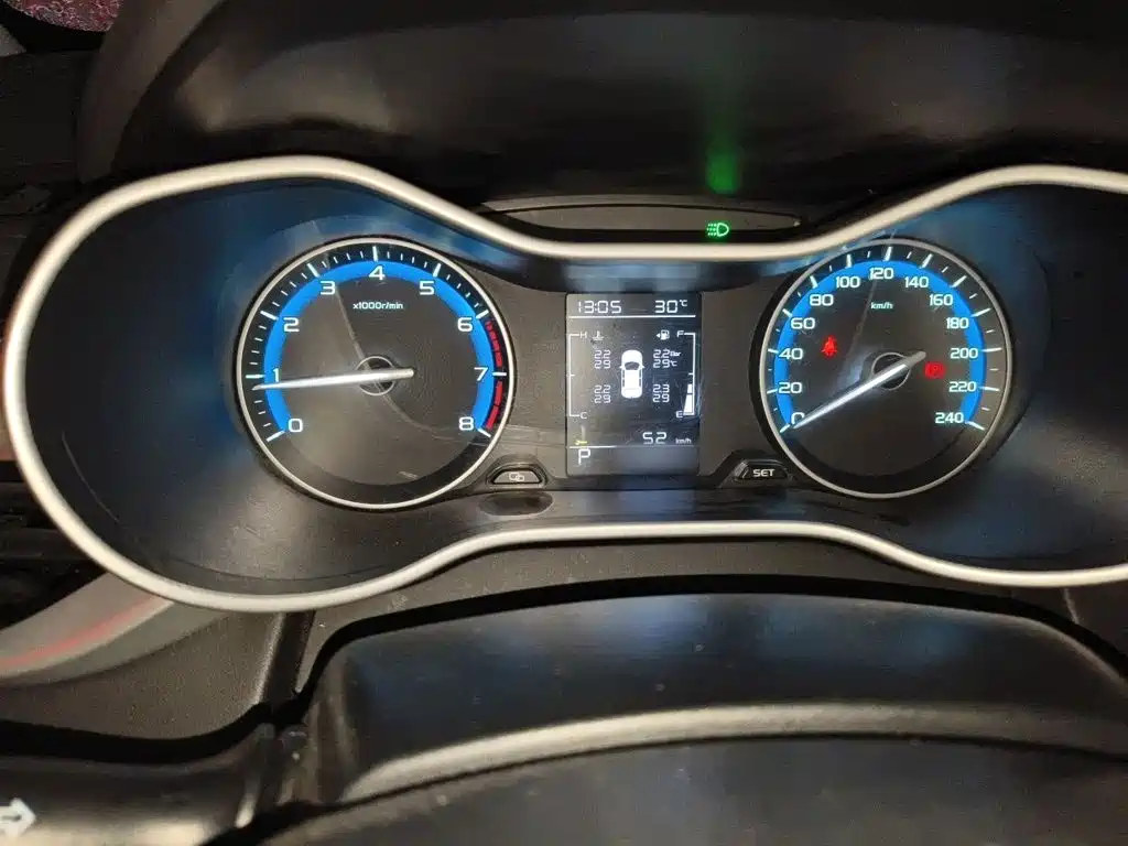 Фото 4 - Geely Emgrand