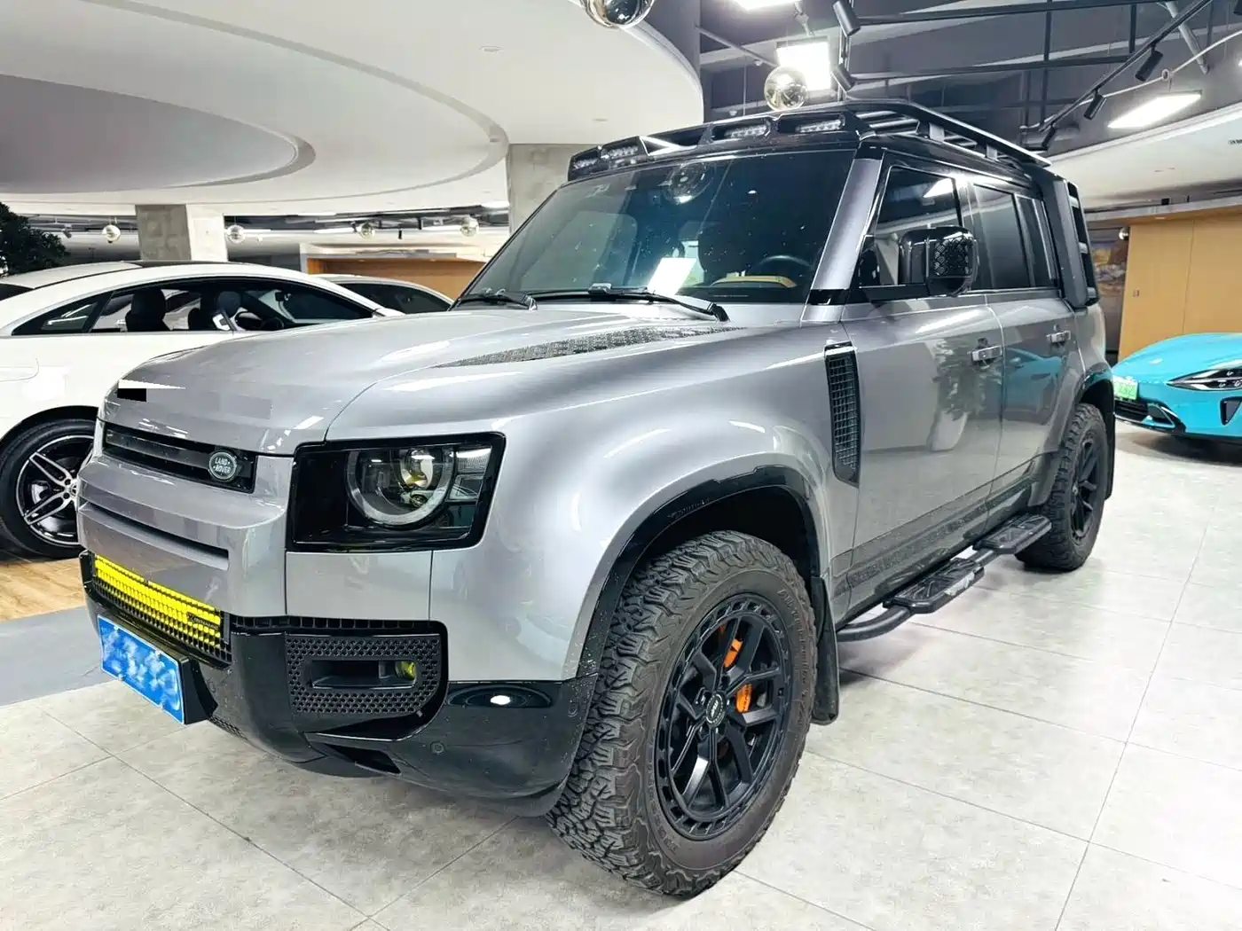 Photo 1 - Land Rover Defender