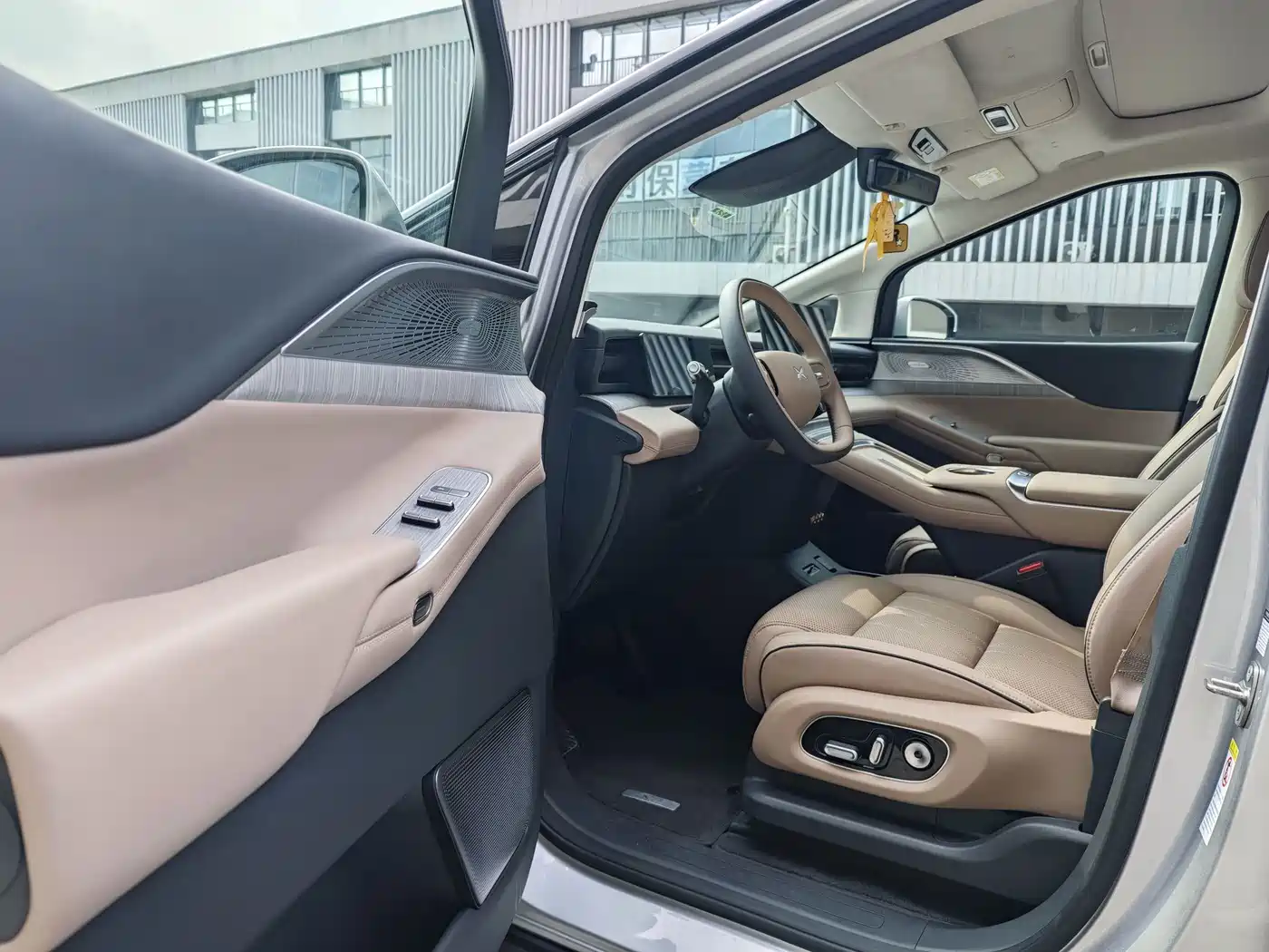 XPeng X9 2025 2025 Extended Range Edition