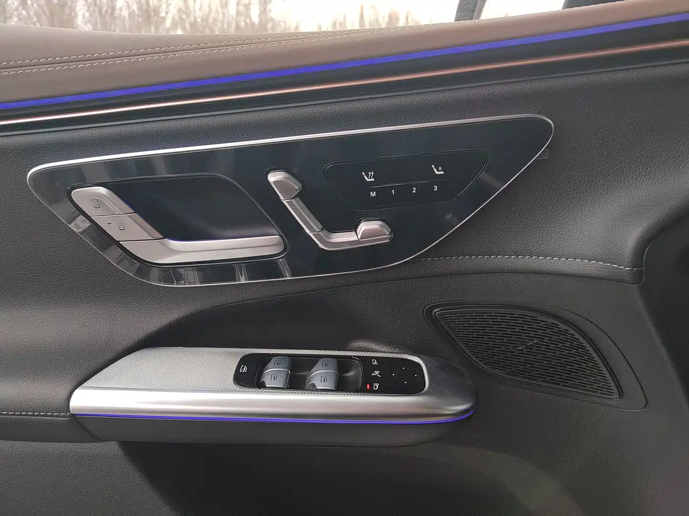 MERCEDES-BENZ EQE SUV