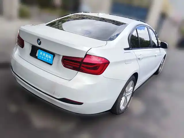 BMW 3 Series 2016 320Li Fashion Model — фото 5