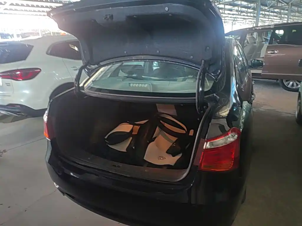 Dongfeng Aeolus Dongfeng Fengshen A60 2016 2016 Model 1.5L Manual Luxury