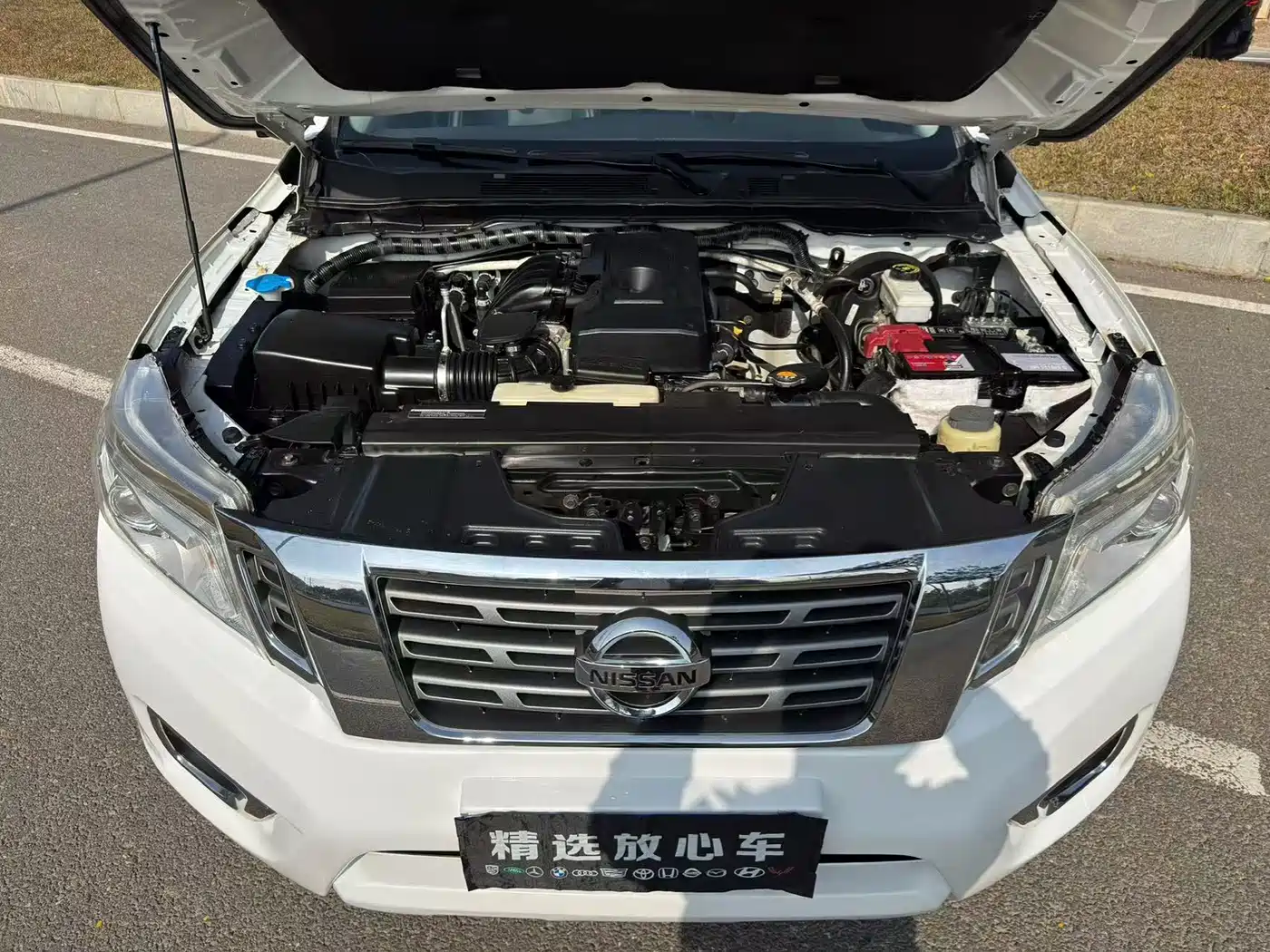 Nissan Navara 2021 2.5L Automatic 4WD Premium QR25 фото 22