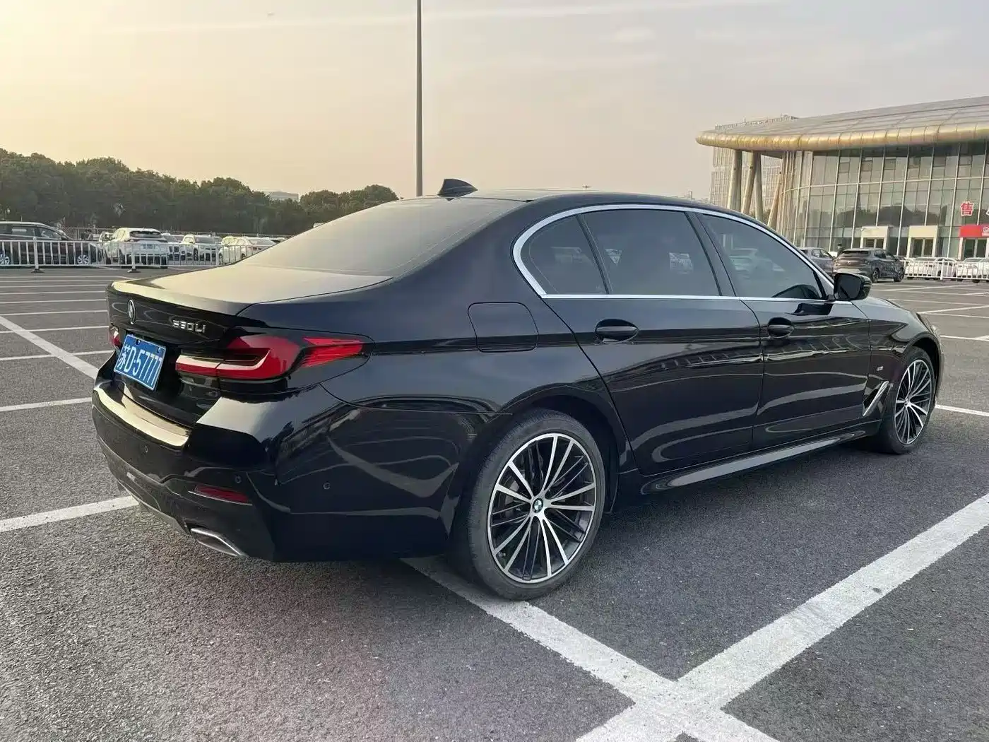 BMW 5 SERIES