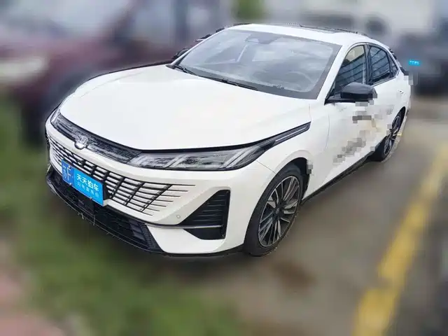 Changan Eado 2025 Model Year Facelift 1.5T 500Bar Premium Edition — фото 1