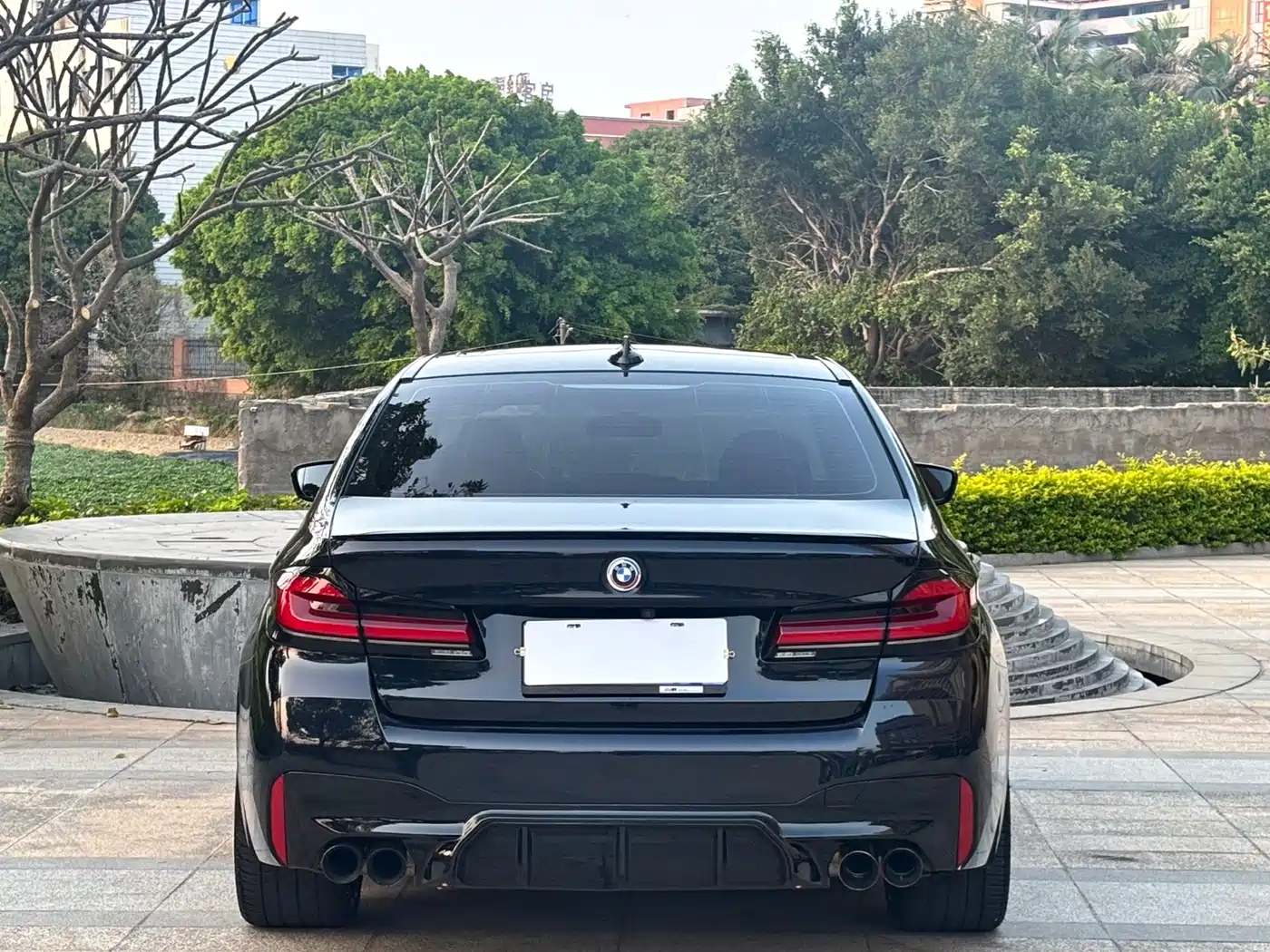 BMW 5 Series 2022 530Li Leading M Sport Package фото 8