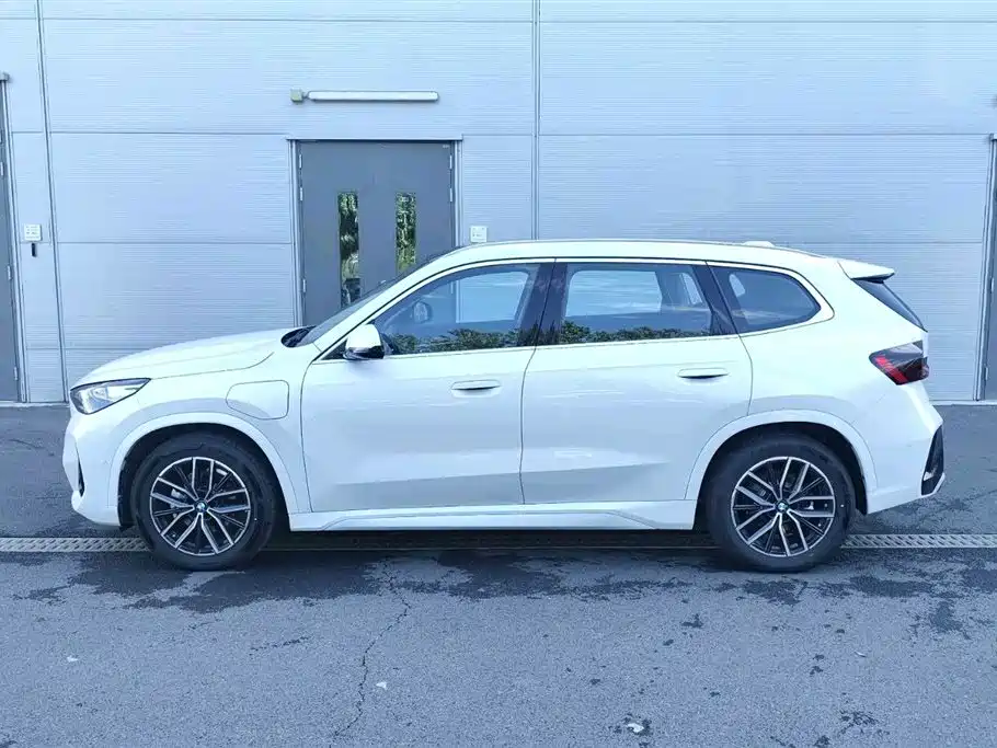 BMW iX1 2026 2026 eDrive25L M Sport Package