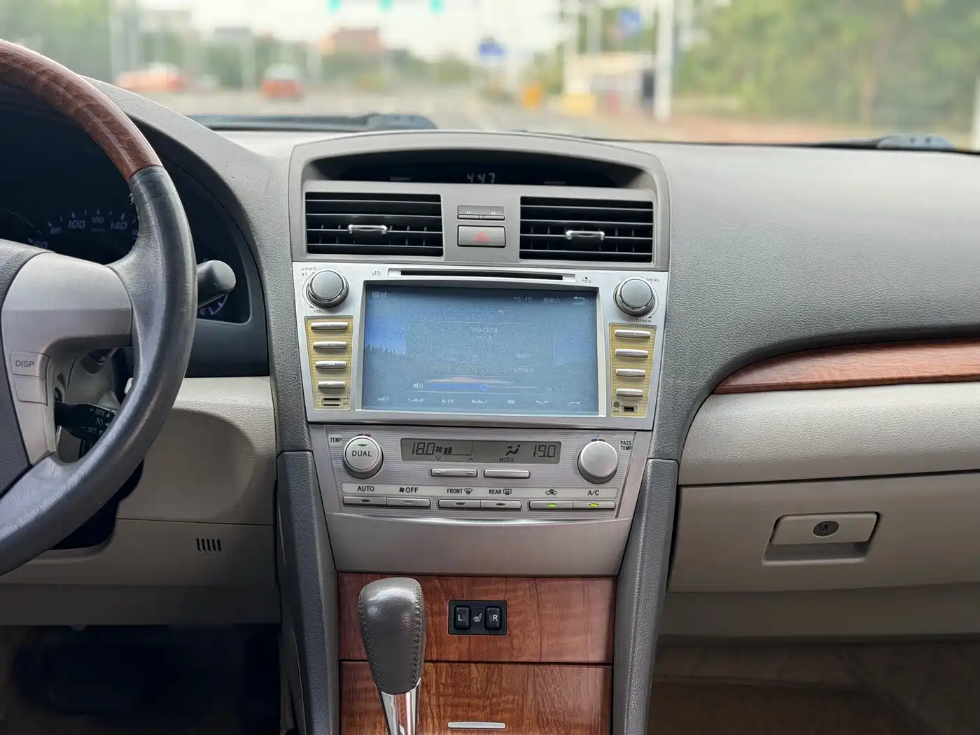 Toyota Camry 2011 240G Classic Anniversary Edition фото 11
