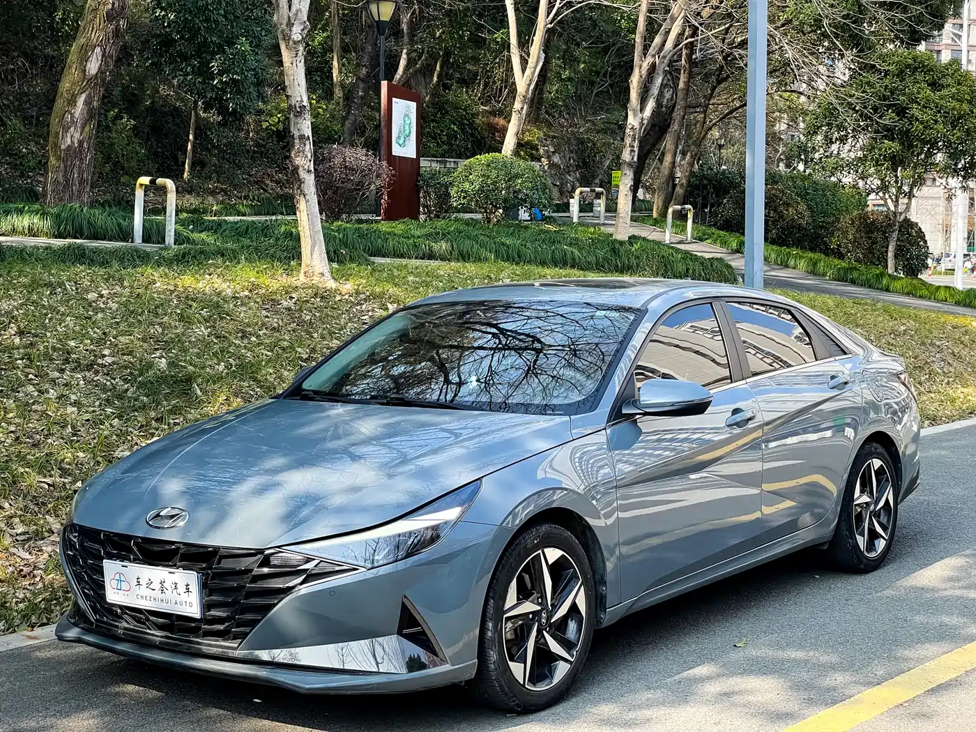 Hyundai Elantra 2021 1.5L CVT GLX Elite Edition фото 2