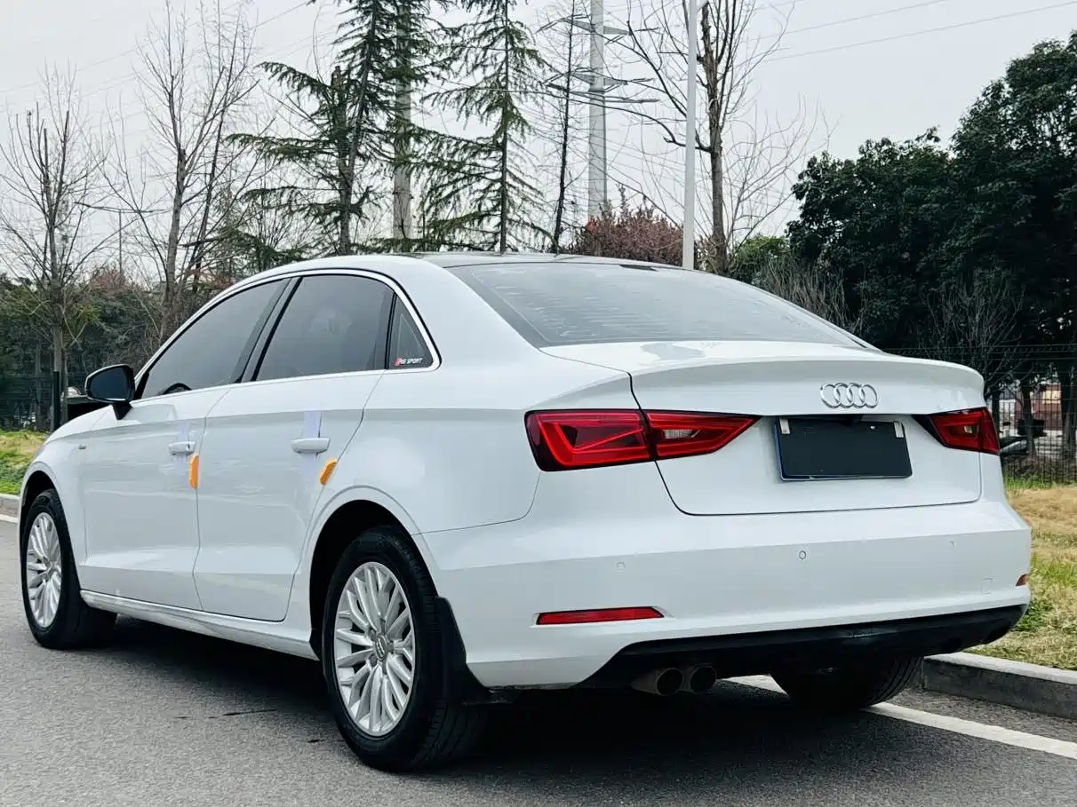 Audi A3 2016 Limousine 35 TFSI Leadership фото 6