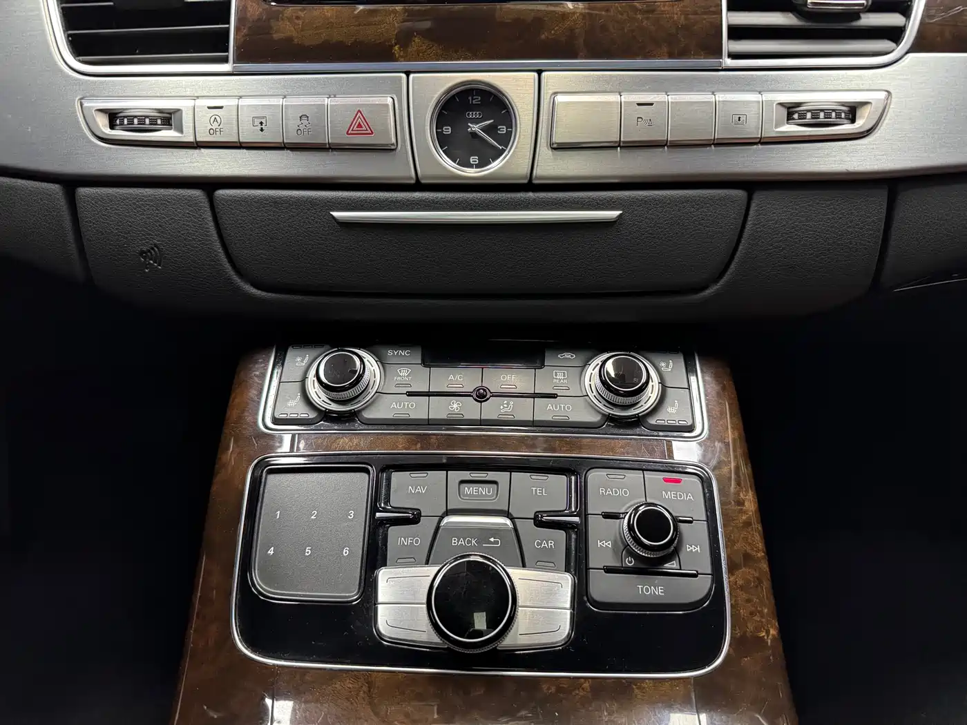 Audi A8 2014 A8L 45 TFSI quattro Luxury фото 24