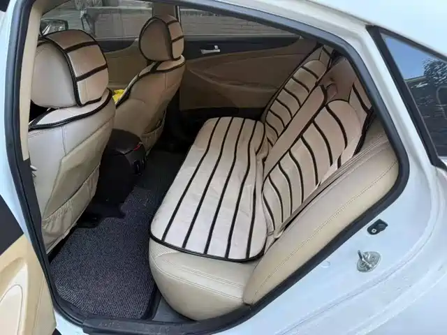 Hyundai Sonata 2013 Model 2.0L Automatic Leading Edition — фото 5