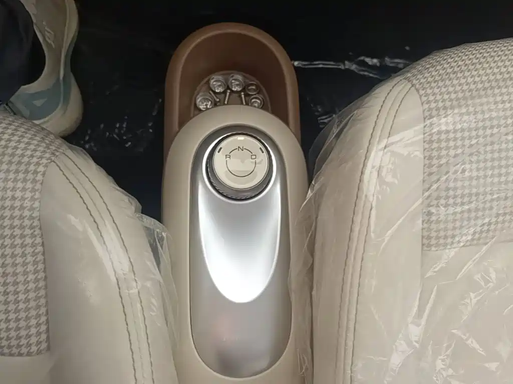 Wuling Motors Hongguang MINIEV 2026 2025 4-Door Advanced