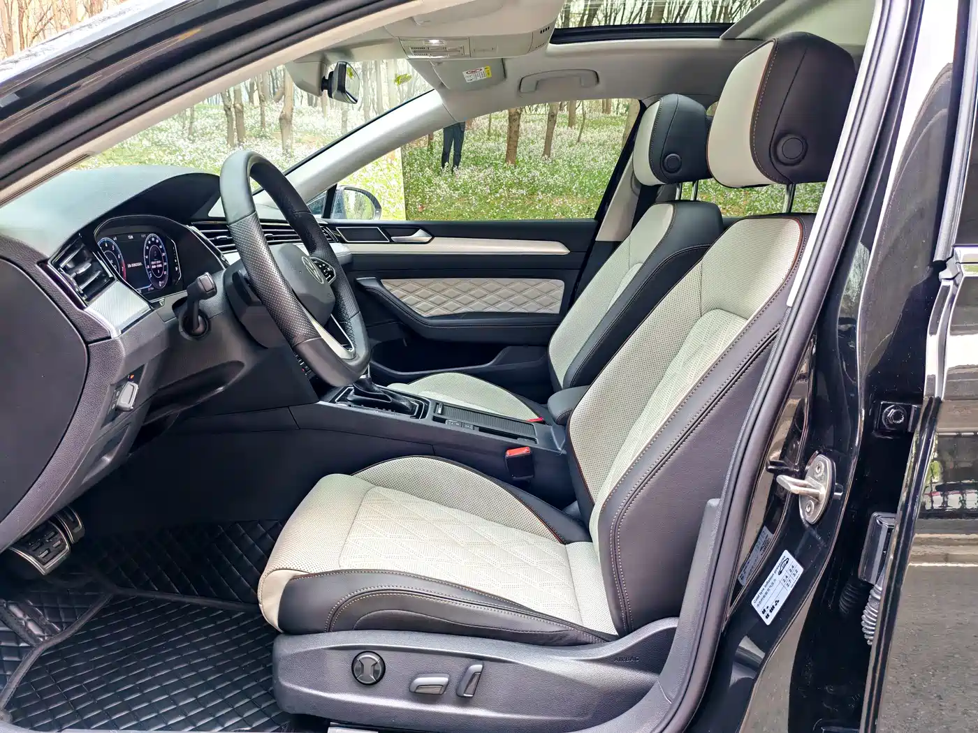 Volkswagen Magotan 2025 Facelift Public Edition 330TSI DSG Luxury фото 5