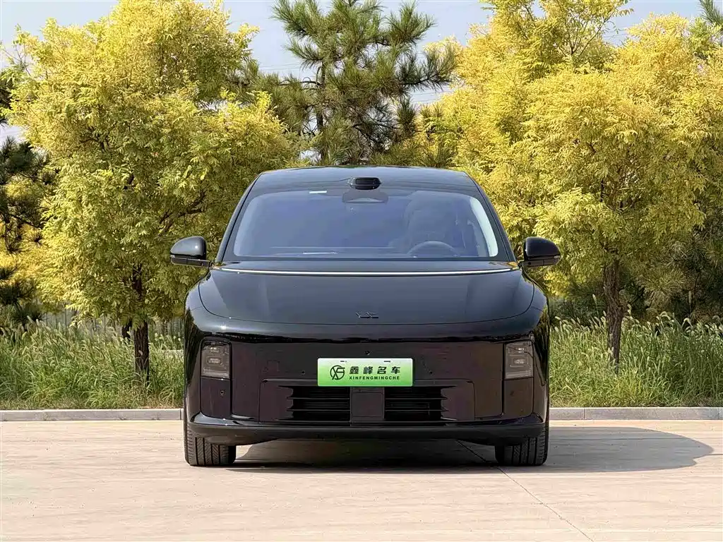 Li Auto Li i8 2026 2025 Standard Edition