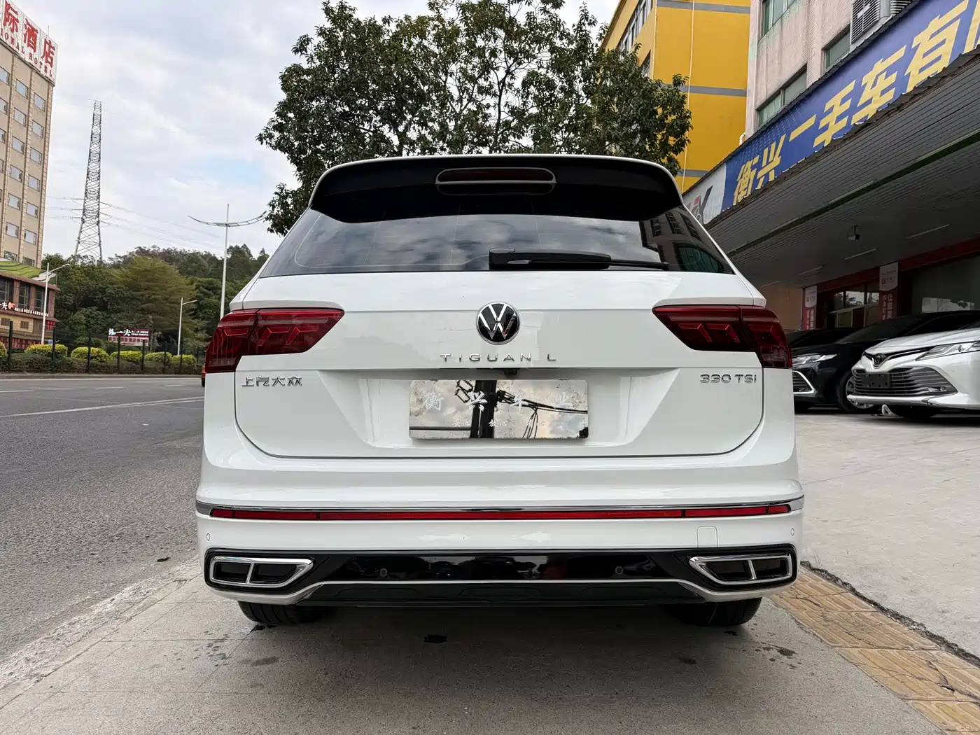 VOLKSWAGEN TIGUAN L