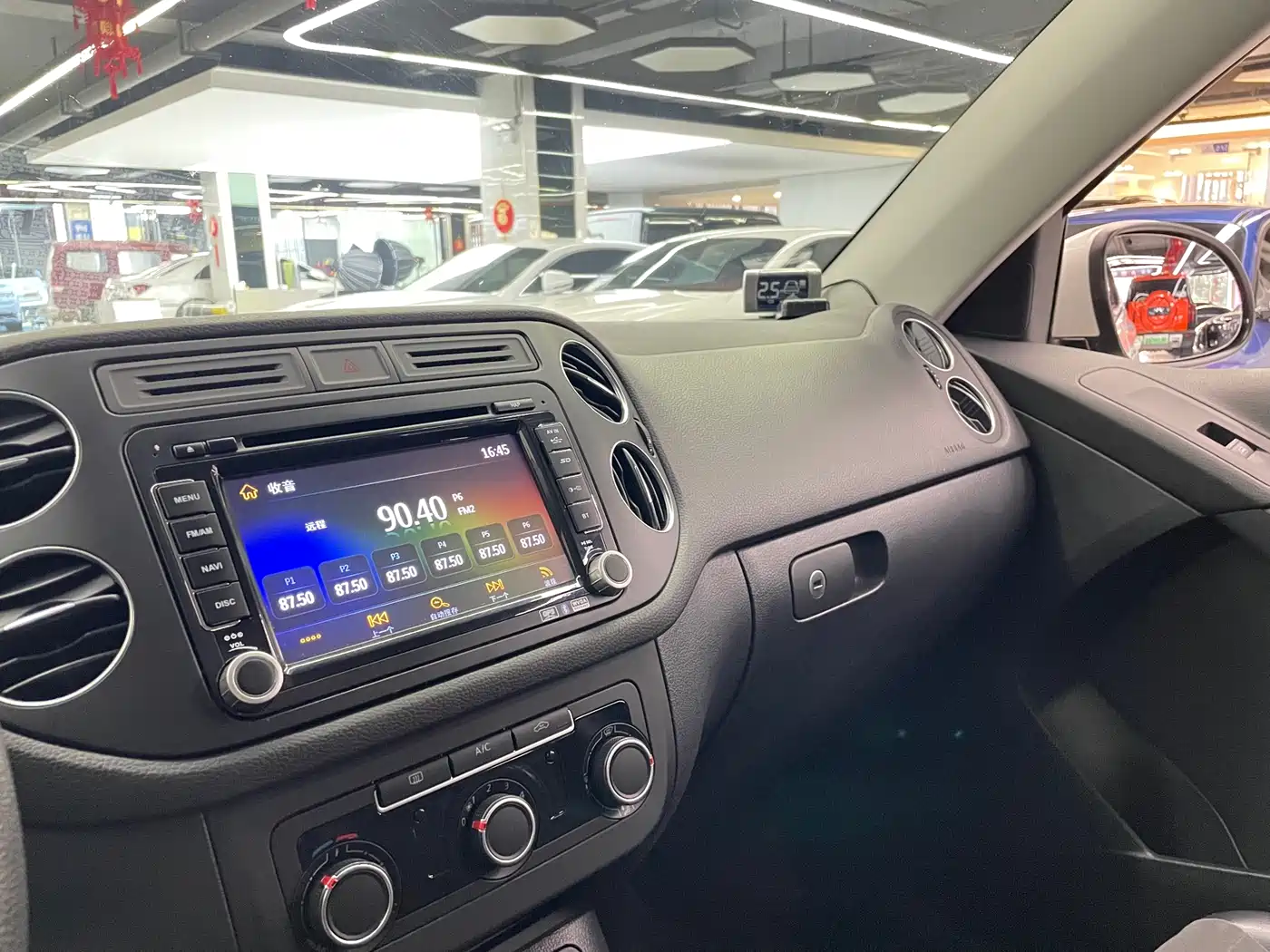 Volkswagen Tiguan 2015 1.8TSI Automatic 2WD Comfortline фото 16