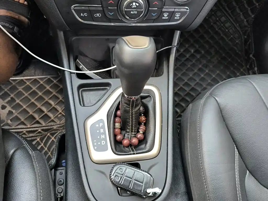 Фото 7 - Jeep Cherokee