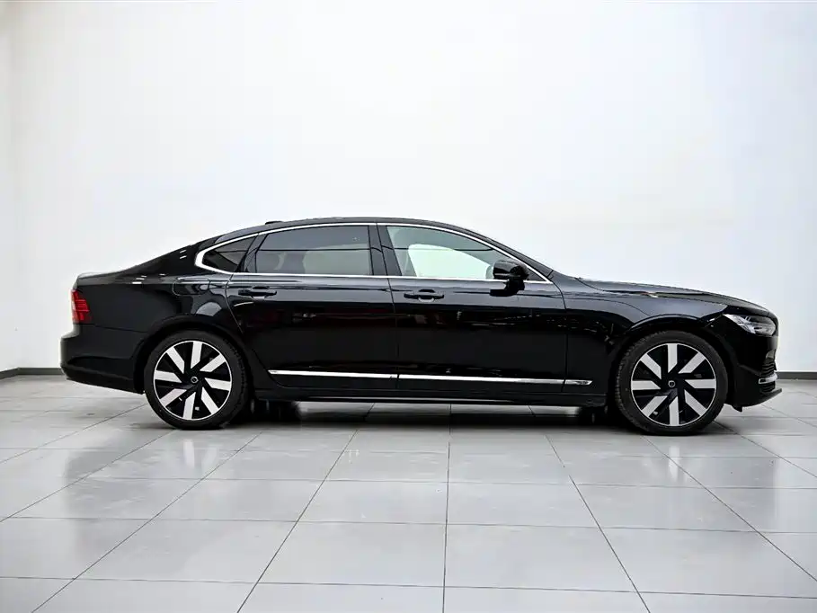 VOLVO S90 PLUG IN HYBRID