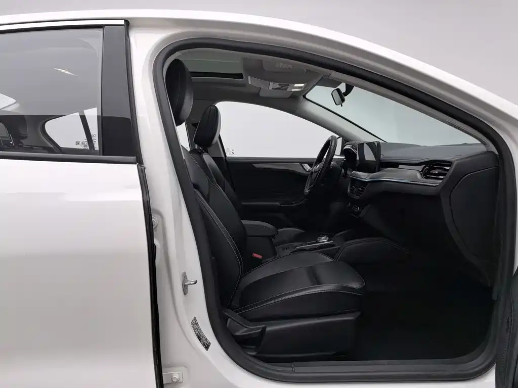 Ford Focus 2022 2021 Sedan EcoBoost 180 Auto Trend