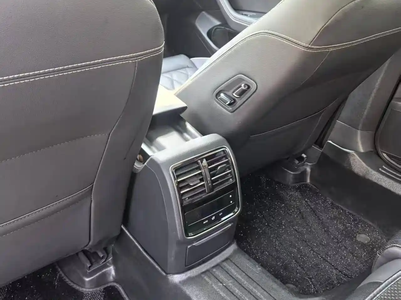 VOLKSWAGEN MAGOTAN GTE PLUG IN HYBRID