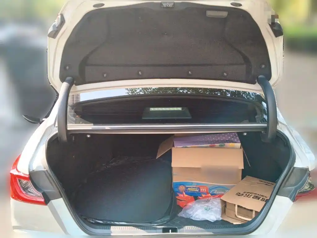 Photo 15 - Toyota Camry